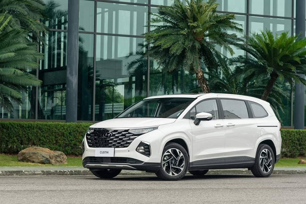 Hyundai Custin